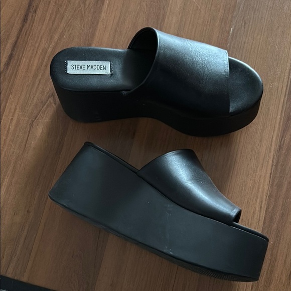 Steve Madden Shoes - Steve Madden Black Platform Slide Sandals